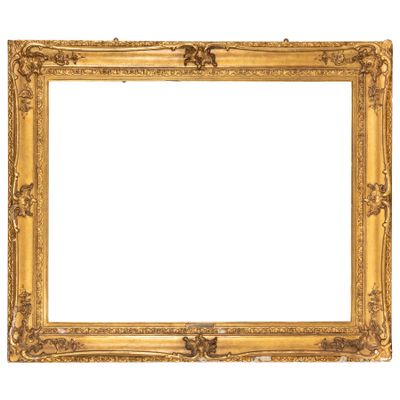 un cadre doré ancien sur fond blanc
