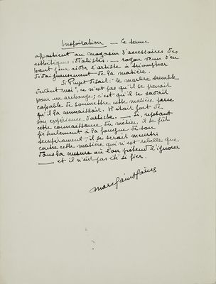 une photo en noir et blanc d'une lettre écrite à la main sur une feuille de papier