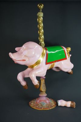Dans le goût de Gustave BAYOL. Cochon de manège, âme en bois…