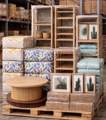 Lot de 130 pièces d articles aménagement intérieur neuf étag…