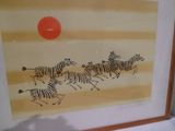 peinture d'un groupe de zèbres courant dans un champ