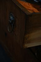 Commode en placage d'acajou à montants antérieurs à demie-co… (photo 4)