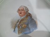 une photo d'une assiette sur laquelle figure l'image d'un homme