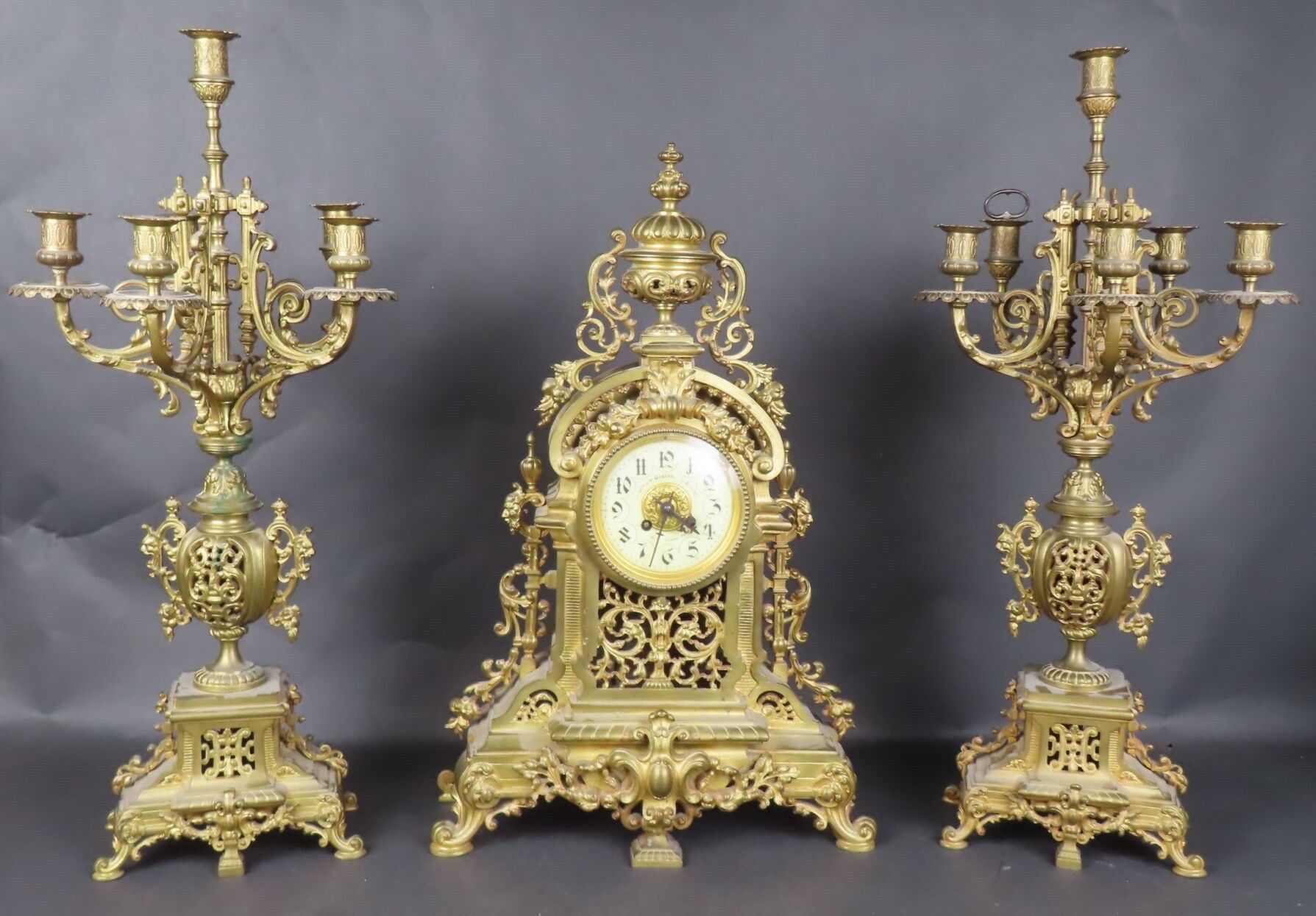 Objets d'art & Curiosités