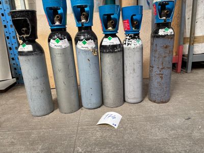 Lot de 6 bouteilles d'azote comprimé Air Liquide, équipées d…
