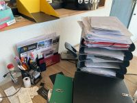 Ensemble d'accessoires et de fournitures de bureau comprenan…