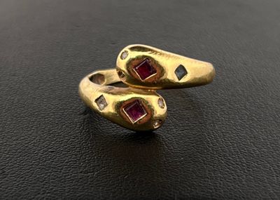 Bague serpent en or jaune 750 millièmes oréne de rubis et pierres de c - Photo 1