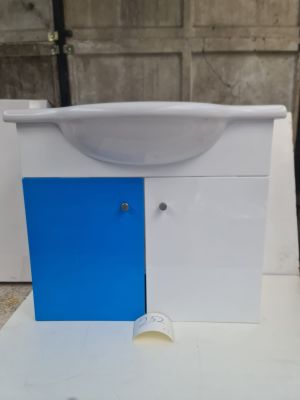 Lot de meuble de salle de bain avec vasque intégrée et robin…