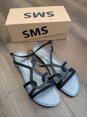 Paire de chaussures de marque SMS