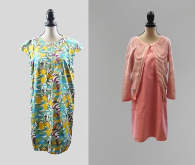 PAULE KA Réunion de deux robes dont : - Robe sans manches en…
