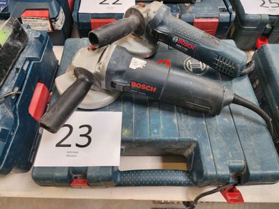 de nombreux outils exposés dans un magasin