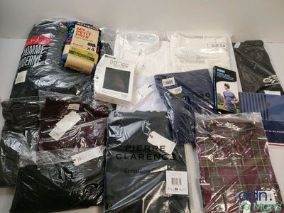 Lot de 14 vêtements/accessoires de diverses tailles et marqu…