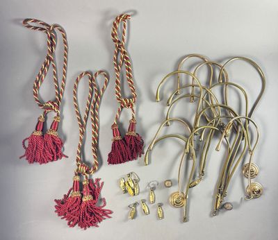 14 embrases en cuivre et pompons