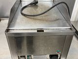 a small machine that is sitting on a table