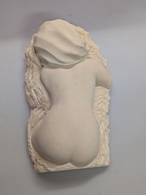 Roland MOULIN Xxe. Nu de dos. Sculpture en pierre calcaire d…