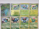 beaucoup de cartes Pokémon accrochées au mur