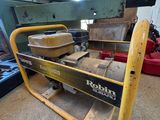 un gros plan d'une machine installée dans une pièce