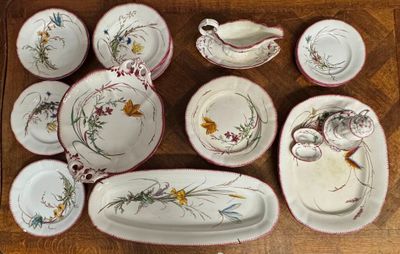 Sarreguemines. Partie de service de table modèle "Papillon".