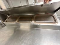 1 tour réfrigéré en inox à 2 portes, 3 tiroirs avec partie d… (photo 4)
