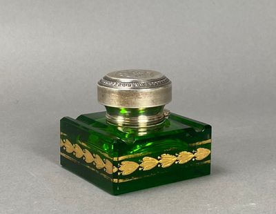 Encrier à godet simple en verre teinté vert à décor d'une fr… - Photo 1
