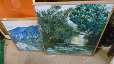 deux tableaux représentant des arbres et une rivière sont posés par terre