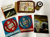 un grand nombre de livres posés sur une table