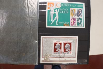 2 Album de RUSSIE composés de blocs des année 1950 à 2012 au…