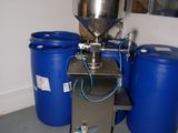une machine qui se trouve dans le coin d'une pièce