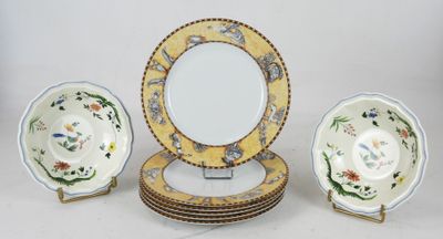 GIEN Deux coupelles en faïence modèle "oiseaux de paradis". …