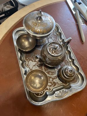 Ensemble de service à thé/café en métal gravé, comprenant un…