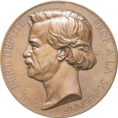 une image montrant un gros plan d'une pièce de monnaie sur laquelle figure le visage d'une femme