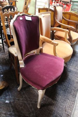 le nombre de chaises qui sont assises ensemble dans une pièce