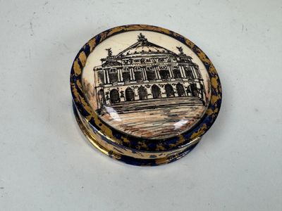 M. VAUTIER. L'Opéra à Paris. Bonbonnière en céramique polych… - Photo 1