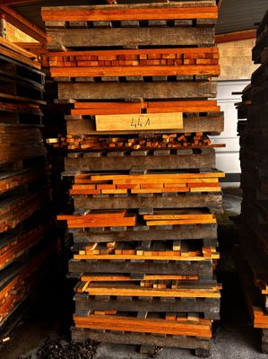 Lot de bois sur Palette
