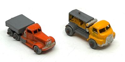 LESNEY. Ensemble de deux véhicules comprenant : ?- Camion co…
