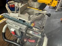scie orientable DEWALT sur support BOSCH (photo 3)