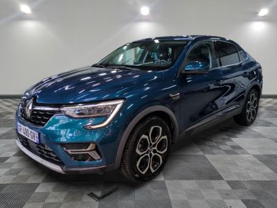 the new renault kad suv is displayed at a dealers showroom