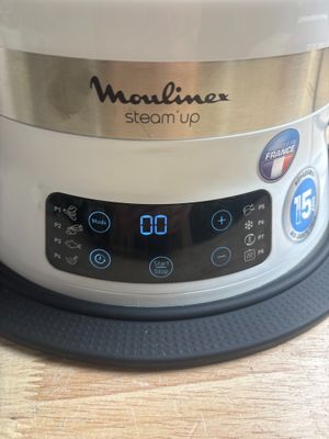 a slow cooker that is sitting on a table