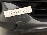 a sticker that says vpauto on the front of a car