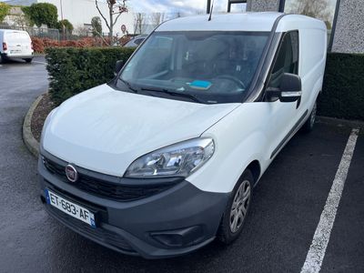 une camionnette FIAT Doblo, fourgon, go, 4cv, 1ère mise en c…