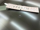 a sticker on the hood of a car that says vauto