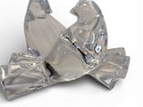 une figurine en verre représentant un homme et une femme assis sur un banc