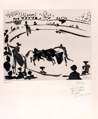 dessin en noir et blanc représentant un taureau et des personnes dans un champ