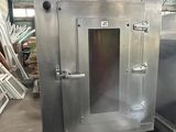 une photo d'un four industriel dans une usine