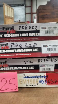 4 embrayages TECHNI KIT (1 RENAULT, 3 sans marque apparente)