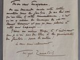 un gros plan d'un morceau de papier sur lequel on a écrit