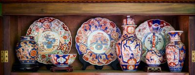 Japon, vers 1900 Ensemble de porcelaines Imari comprenant : …