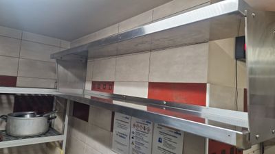 Etagère murale en inox à 2 niveaux. L.165xP.30xH.45 cm. - Photo 1