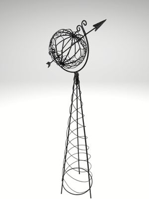 une photo en noir et blanc représentant une sculpture d'oiseau au sommet d'un pylône électrique
