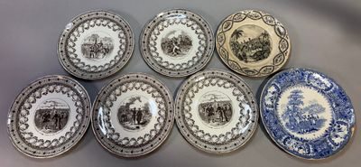 68 Réunion de 14 assiettes à dessert en faïence fine de Bord…